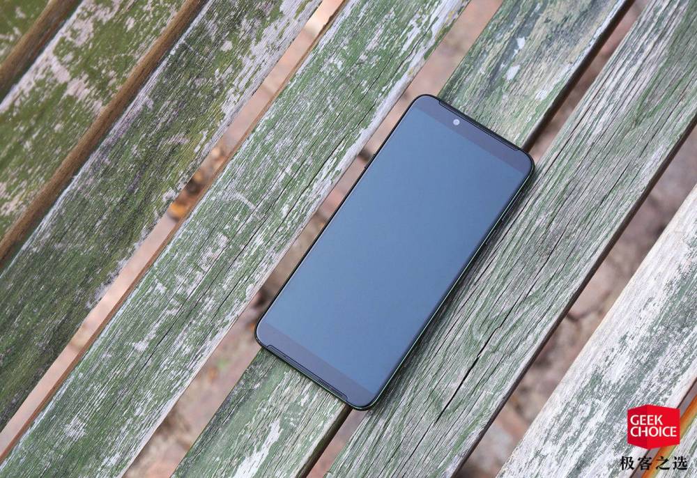 黑鲨游戏手机Helo体验:从散热到灯效,继续「打