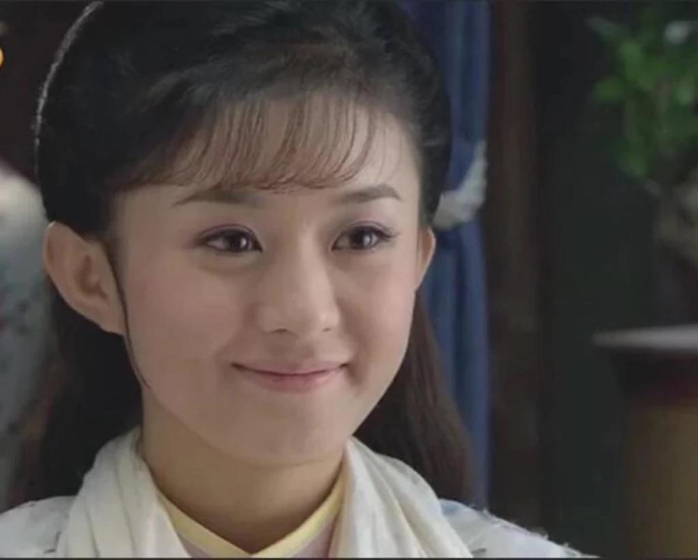 赵丽颖和王艳同时扮演晴儿,一个小家碧玉一个