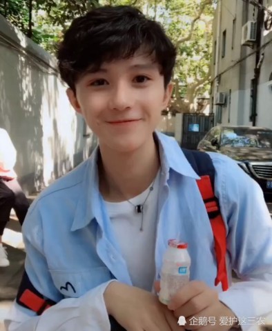 抖音小正太清唱《爱你》,超级甜!网友:大型醉奶