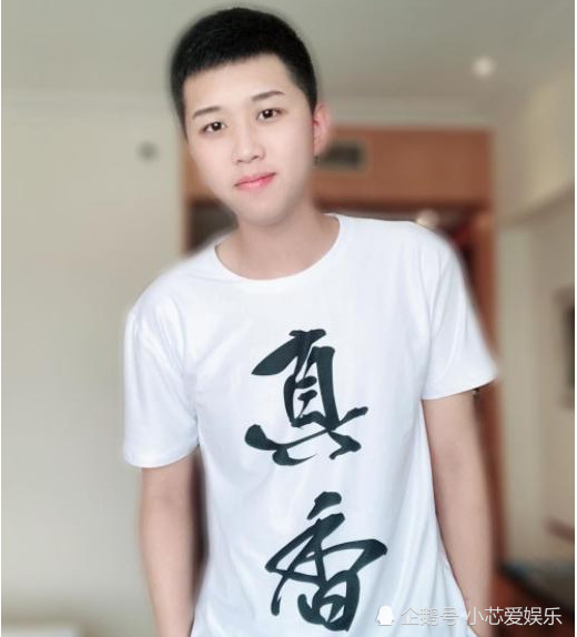 王境泽凌晨更博,回应《快本》中站位细节,观众:能请你就不错了