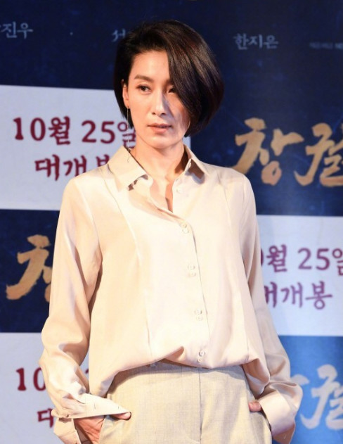 被谣言困扰的艺人们:她为辟谣亲自对质,孔刘被