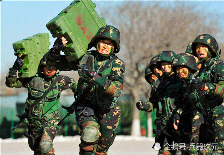最美的背影:这张女特战队员的照片,有没有震撼到你?