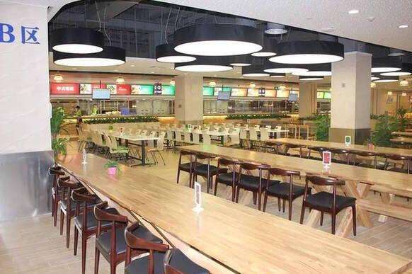 苹果食堂被曝光,这一点让华为阿里望尘莫及,网友:没对比没伤害