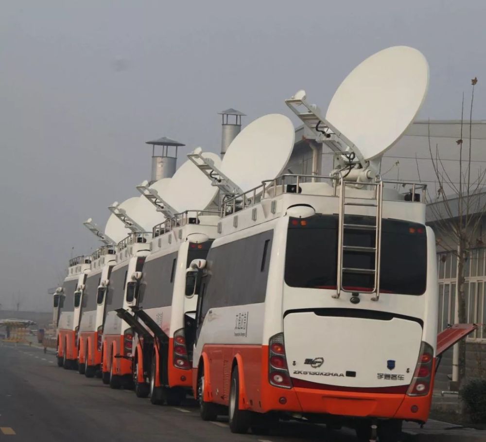 需要注意的是,我们通常说有三大传输系统:光纤通信,微波通信,卫星通信