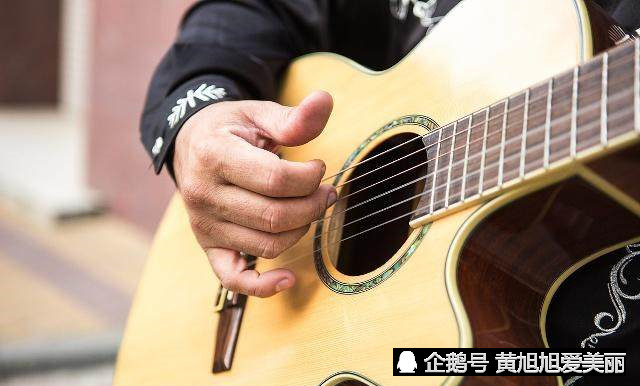 大横按技巧是这样的,初学吉他必看