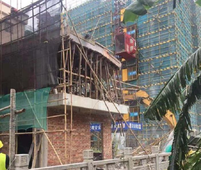 手续都没有?平南一违法建筑被整栋拆除