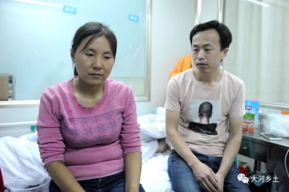 15岁少女患骨肉瘤一年花掉40万 亲爸直言放弃