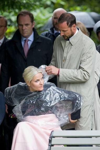 挪威王储妃确诊患有慢性肺病 人生是现实版“灰姑娘进化史”