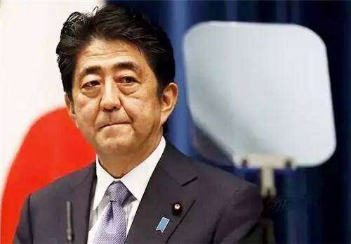 安倍率史上最强代表团访华 表示把日中关系推