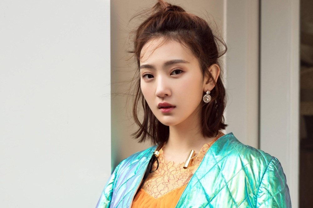 她被称"颜艺小花旦",出道8年零绯闻,如今演《双世宠妃》获赞