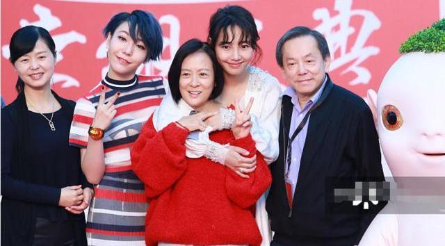 ",但是在明星们的经纪人中有一个地位非常高的人,他的名字叫做王京花