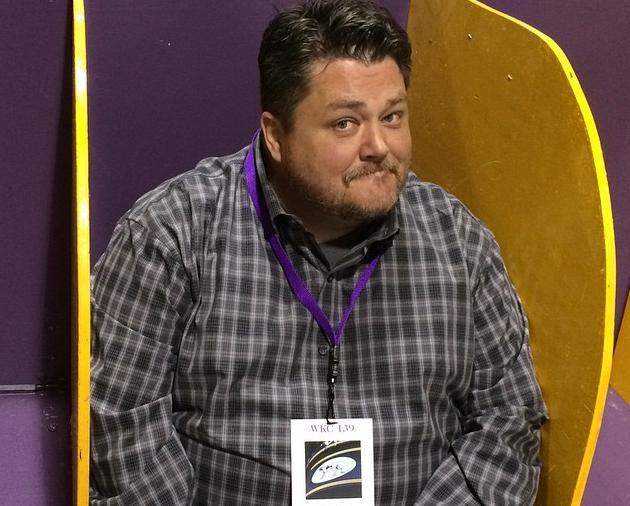 290斤胖大叔每天跑步5公里,坚持1年看效果,朋