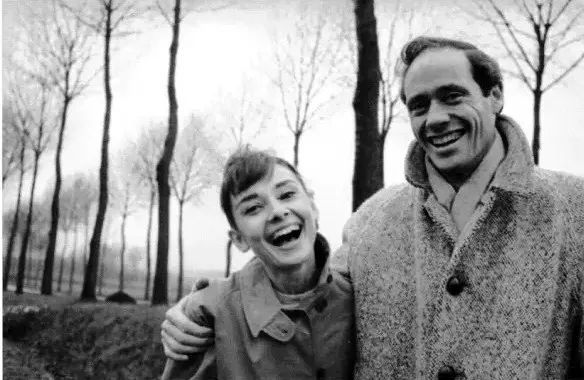 爱一个人,就要低到尘埃里去?别让低自尊终结了