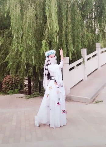 香妃重生现抖音,服务器瘫痪了,网友:希望这瞬