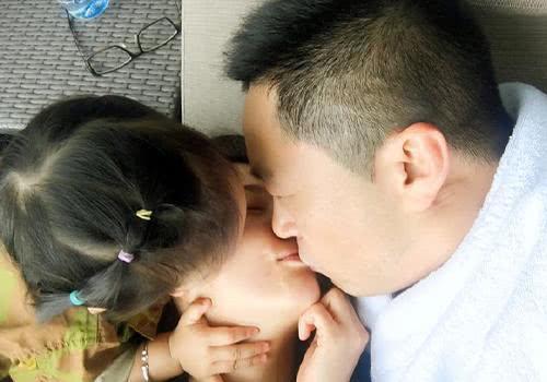 袁巴元前女友遭网络暴力被迫关闭评论,置顶微