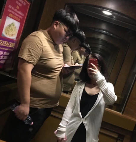 奇葩网恋奔现车祸现场,图三怕是小学生吧,网友:扎心了老铁!