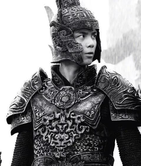 小鲜肉上大制作成"见光死"?吴磊在《影》中被吐槽五官硬伤多