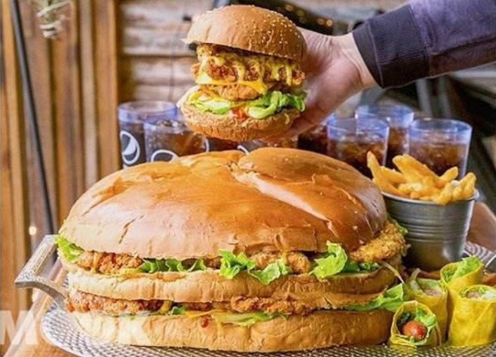 商家推出超级巨无大汉堡,半小时吃完有一万美金,至今无人成功
