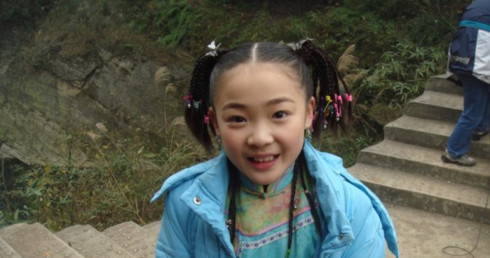 齐如意,1997年12月1日出生于北京,2003年,不到6岁的齐如意,参与电影