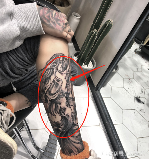 顾茜茜用纹身秀恩爱,却暴露最大的秘密,粉丝:男友怎么受得了?