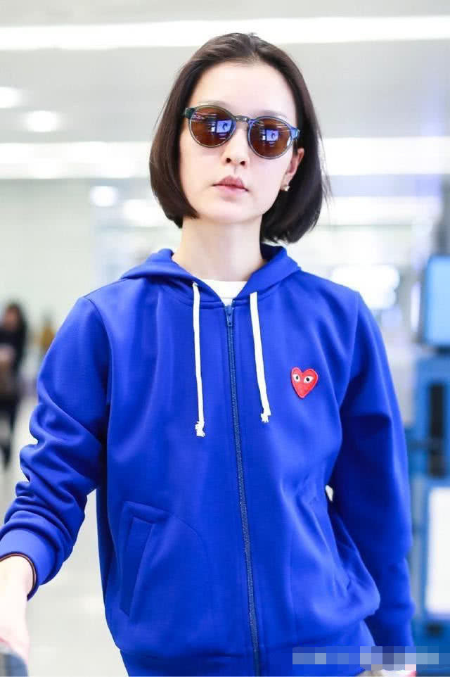 杜鹃厉害!普通卫衣和裤子愣是穿出高级感,果然