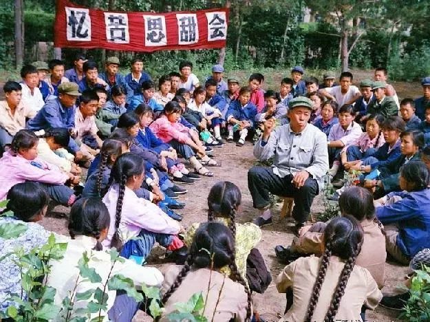 知青回憶雲南插隊時睡在床上能看見星星許多人哭了