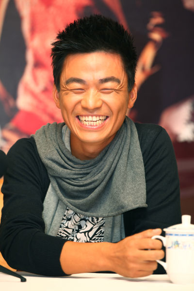 要举行婚礼了王宝强罕见晒照笑容满面心情好