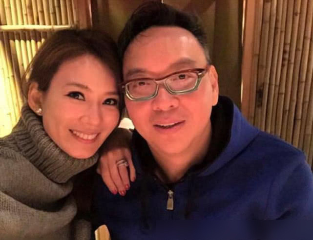 据说,陶喆的《melody》就是在分手后写下送给殷悦的,不过后来殷悦却