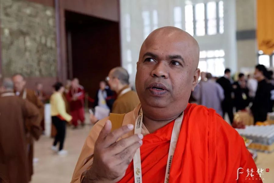 全球高僧云集第五届世界佛教论坛,洋和尚们念的什么经?