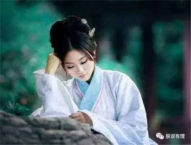 一美貌公主嫁入皇宫,只因年龄太小,仅90天便死