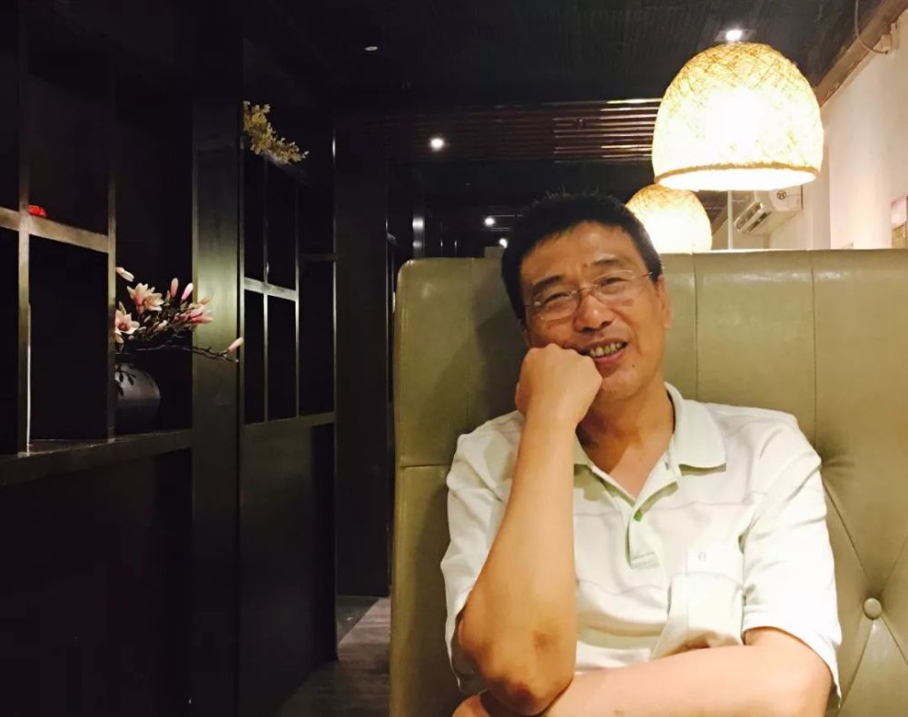 收藏"中国作家"                  主要作品:电影剧本《天堂与地狱》