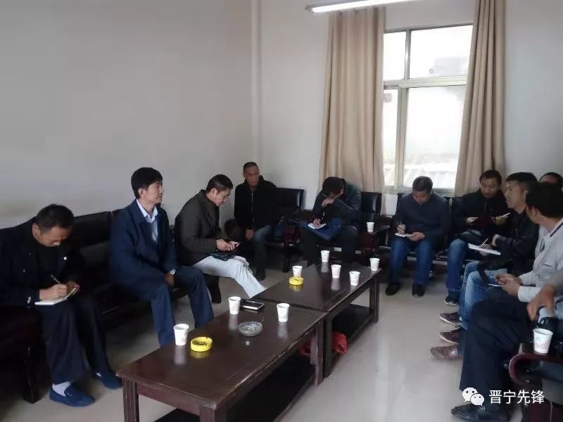 晋宁区委副书记杨万洪同志到上蒜镇洗澡塘村检