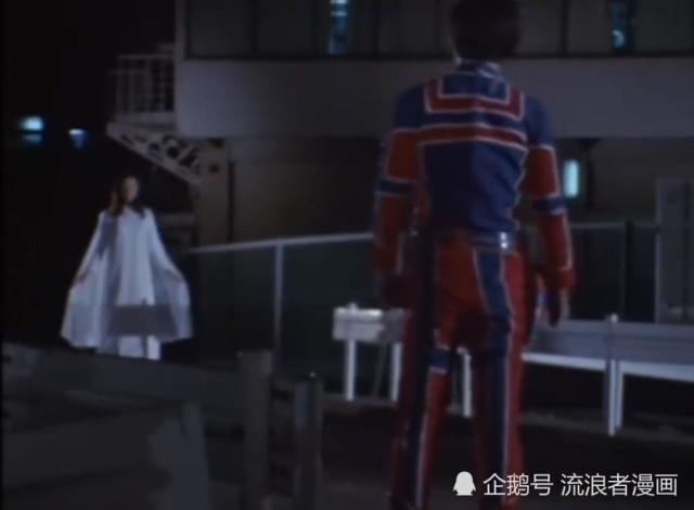 泰罗牵手南夕子,夜晚散步浪漫极了,艾斯:我绿了,你呢