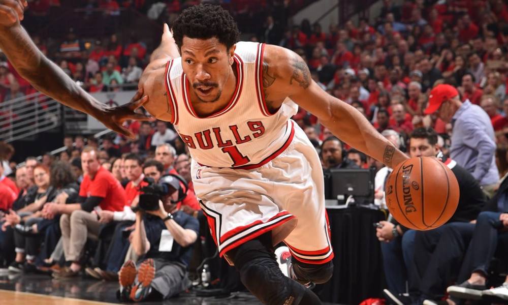 罗斯生涯首场季后赛就追平历史纪录,年轻的他就是这么强!