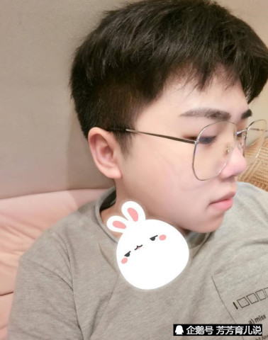 避雷针小鬼为不让宝哥等待,带着水友一起直播外挂