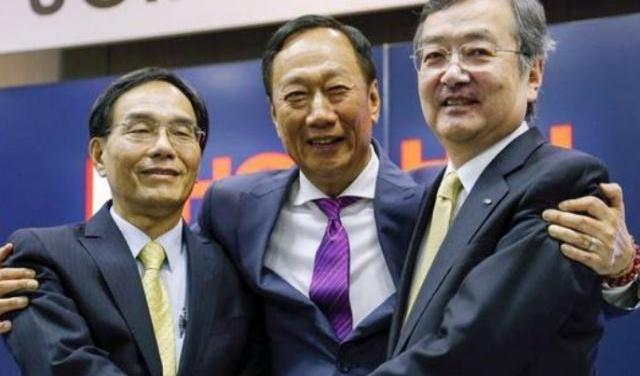 郭台铭为了妻子,不惜拒绝李嘉诚的邀请,就因李