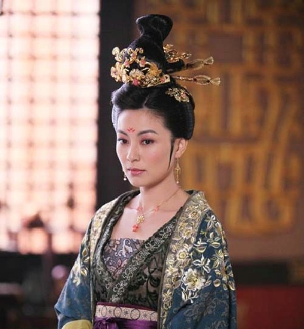 是什么令上官婉儿能摈弃杀父之仇,逆袭为武则