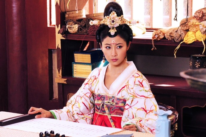 是什么令上官婉儿能摈弃杀父之仇,逆袭为武则