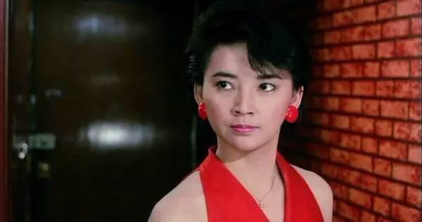 20岁的她因颜值高出道,和孙俪是亲戚,近照依旧