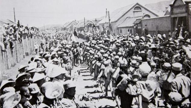 临沂保卫战罕见老照片:图1是当时的国军指挥官,图5士兵斗志昂扬