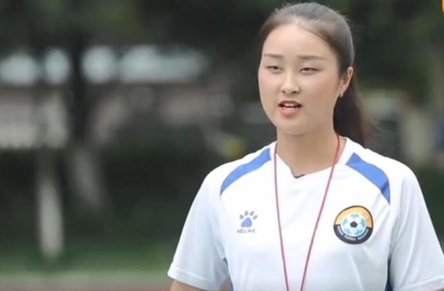 足球女教练教错动作不能一概而论 校园足球的