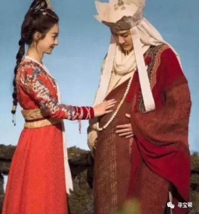 赵丽颖肚子明显突出——冯绍峰换头像!网友:验出是儿子了吧!