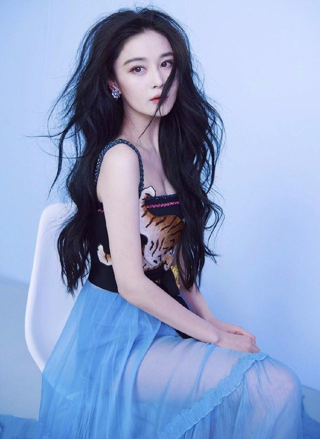 娱乐圈女明星最胸排行榜柳岩不是第一