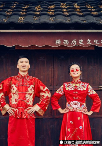 2018婚纱照风格流行趋势反传统中式、嘻哈街