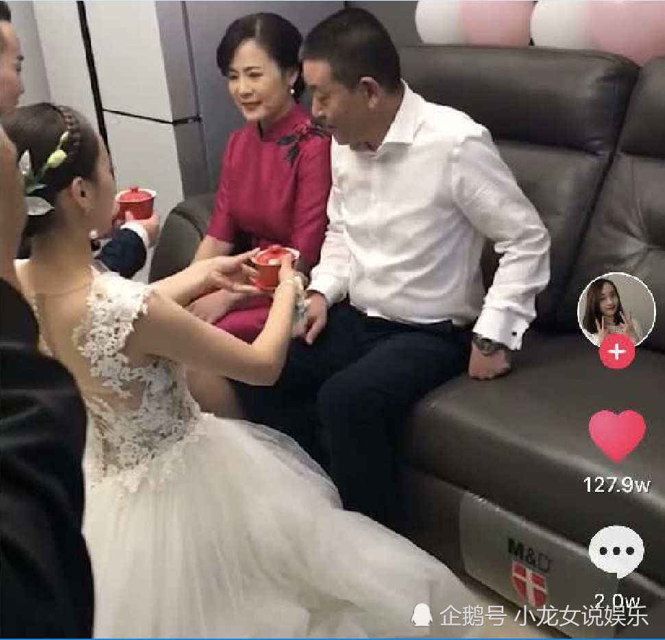 抖音"最美婆婆"走红,皮肤白皙气质好,网友:心动的感觉