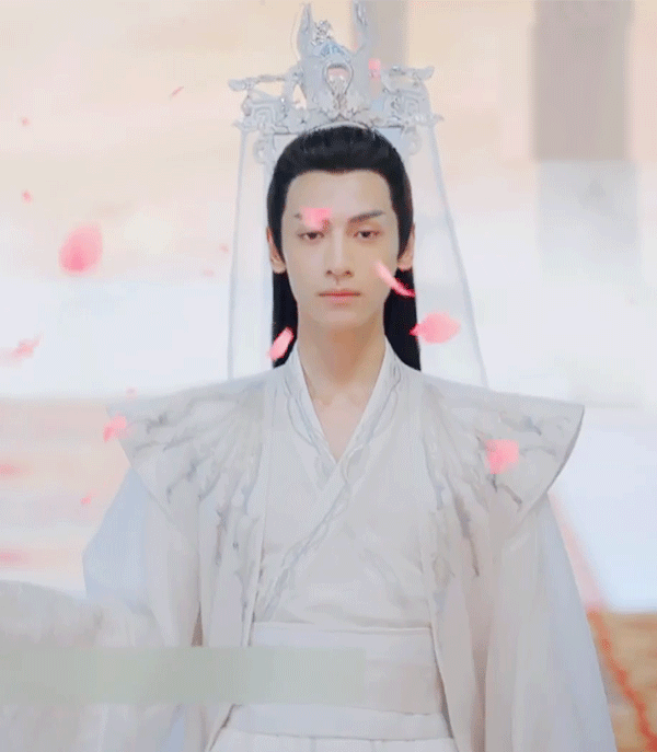 头一次见到成亲时男子头戴"头纱",弹幕上还纷纷疑问:润玉你是