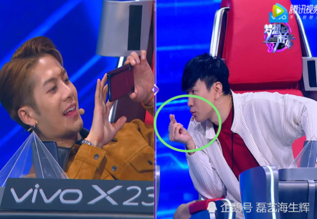 林俊杰王嘉尔现场互动有谁注意到他俩举止暴露真实基友情