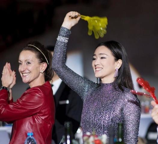 她是第一位获得奥斯卡奖的中国女演员,也是我