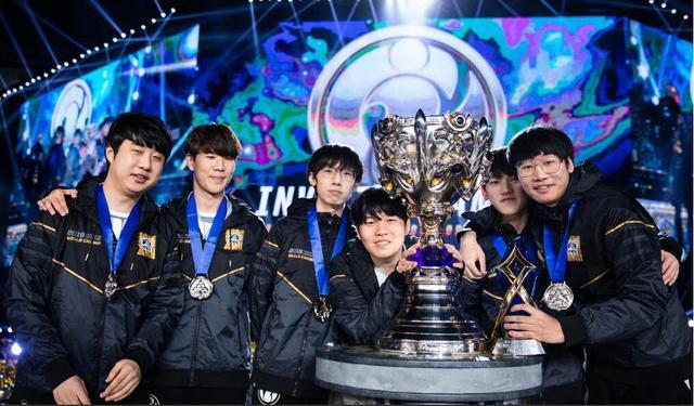 IG夺冠被央视点名,却有人发文表示电子竞技是