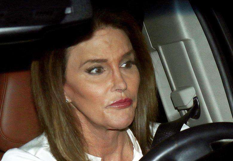 卡戴珊变性继父向公益机构捐款,帮助跨性别者